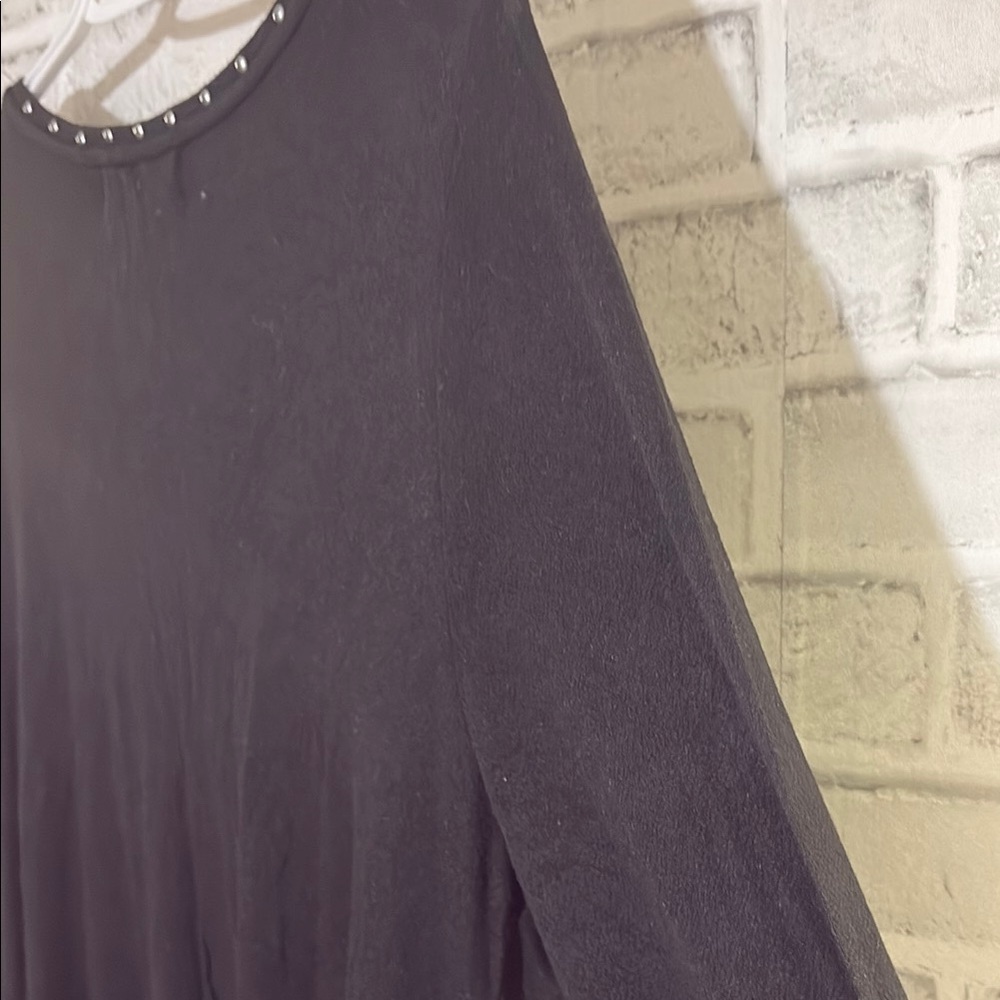 Love & legend  Long sleeve top with Studded Neckline, built in drape cardigan 1x - Picture 10 of 10